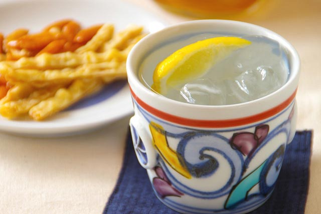 【砥部焼 西岡工房】印花文コーヒーカップ(花からくさ)