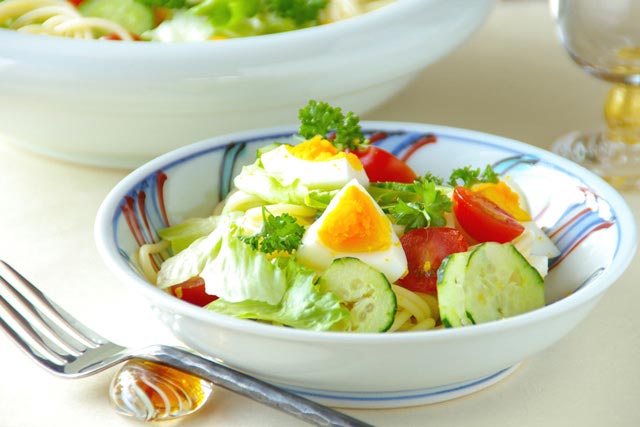 【砥部焼 西岡工房】よろけもようの深皿