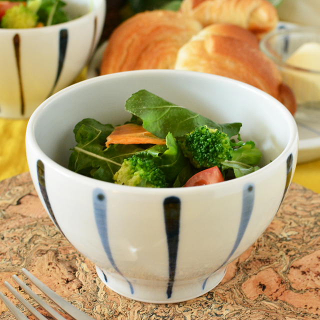 【砥部焼 岡田陶房】青線の丸碗