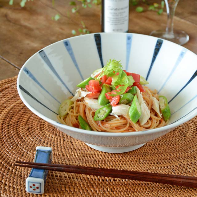 和食器・砥部焼　青線の広鉢(7寸)