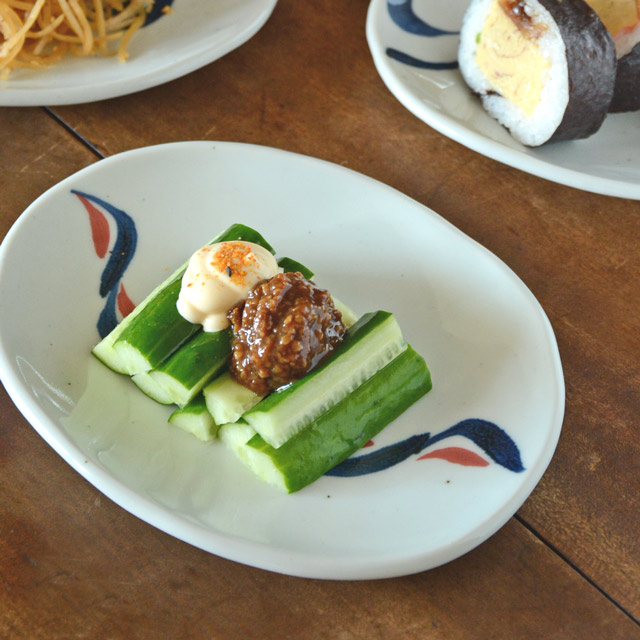 和食器・砥部焼　青赤波の楕円たたき皿