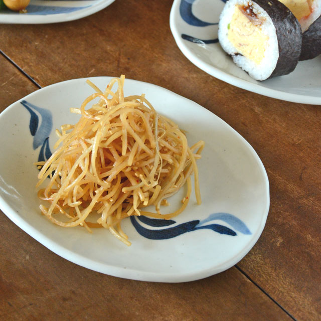 和食器・砥部焼　青波の楕円たたき皿