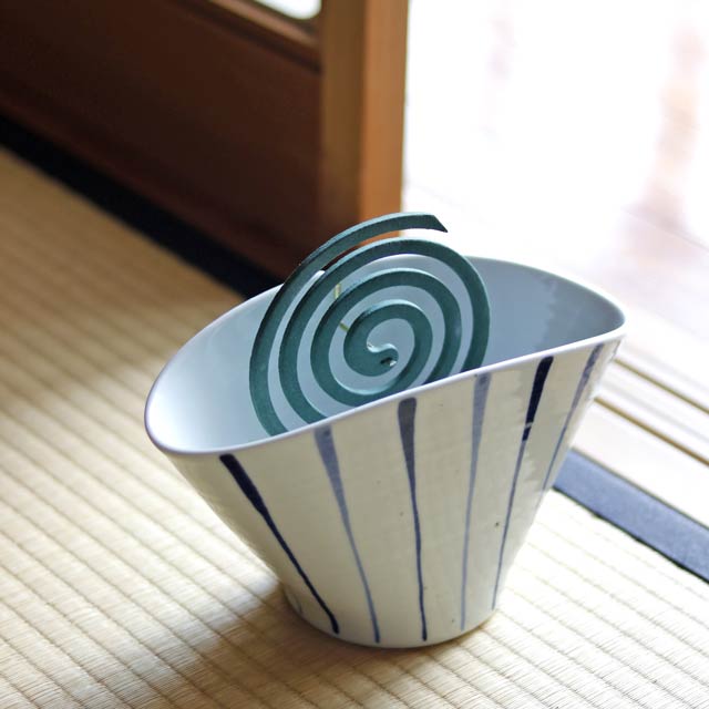 和食器・砥部焼　岡田陶房の蚊取り線香立て