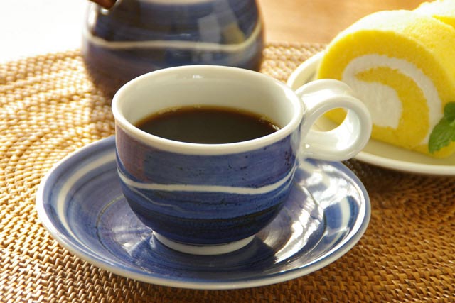 【砥部焼 向井窯】青いコーヒーカップ