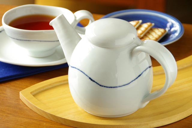 【砥部焼 向井窯】白いティーポット