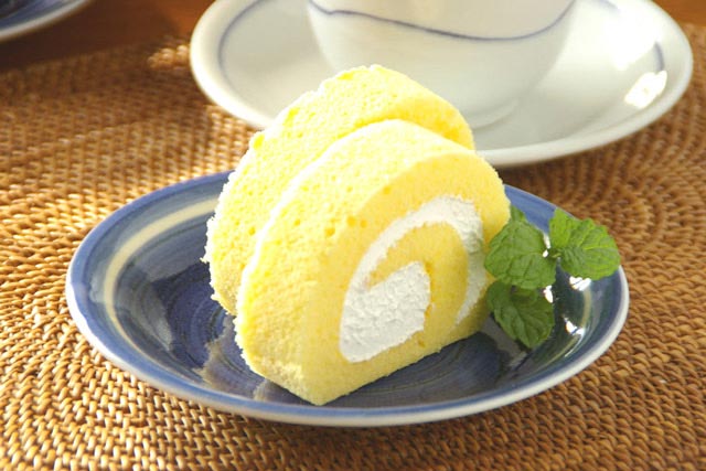 和食器　向井一峰作　織部向付　台皿　五客　共布共箱　M　R7606 Amazon.co.jp: 和食器 向井一峰作 織部向付 台皿 五客 共布共箱