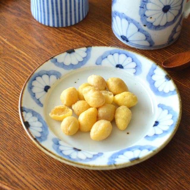 和食器・砥部焼　皐月窯のリム付皿(4寸)