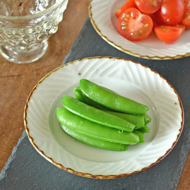 和食器・砥部焼　皐月窯のリム付皿(4寸)