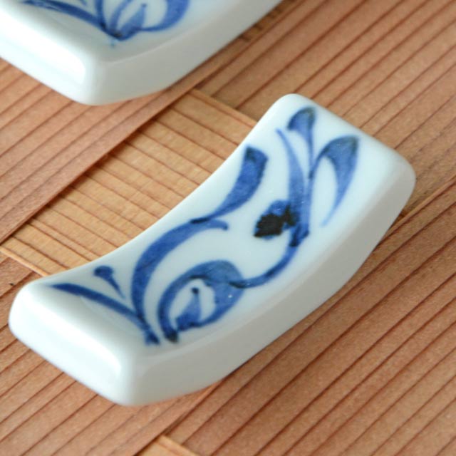 和食器・砥部焼　青唐草の箸置き