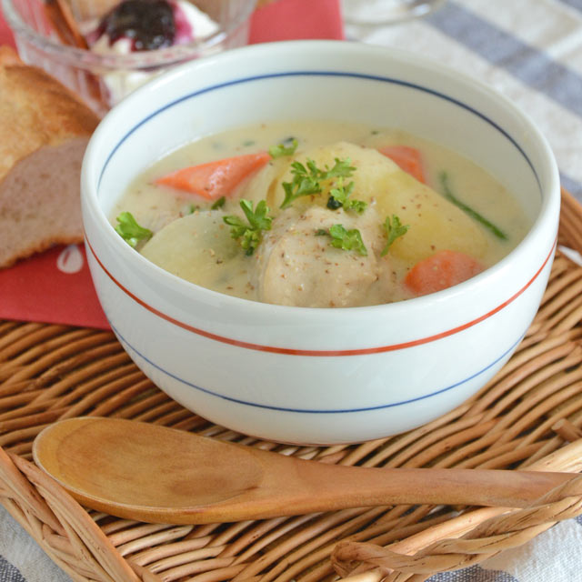 和食器・砥部焼　青赤ラインの丸碗