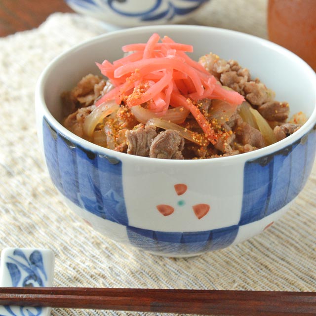 和食器・砥部焼　市松みつ紋の丸碗