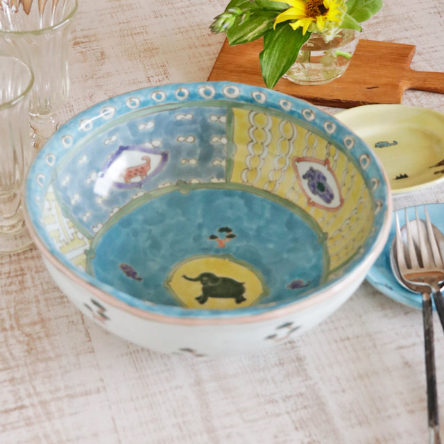 【砥部焼 スギウラ工房】どうぶつの色絵大鉢(ゾウと松）