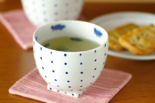 和食器・砥部焼　ドット柄のフリーカップ