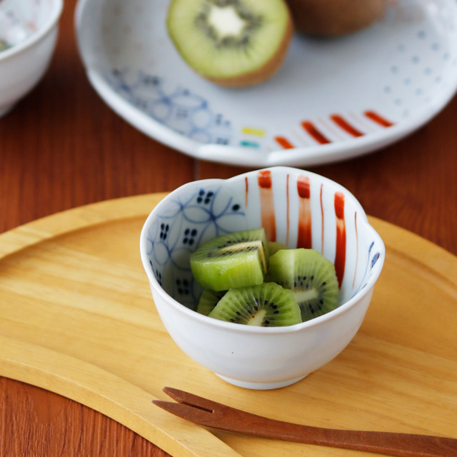 砥部焼の和食器 陶房遊の小鉢 【砥部工房 からくさ】