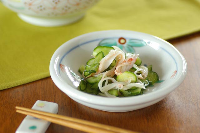 砥部焼　セット売り　大皿　小皿 砥部焼＞とりわけサイズ4寸皿 （ドット柄）2点【工房釉瑠璃 女性