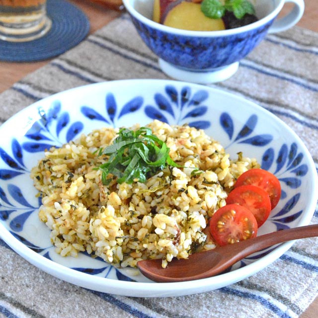 和食器・砥部焼　ブルーリーフの丸皿(7寸)