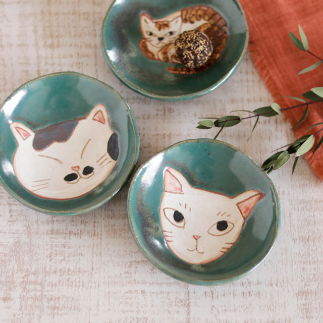 【陶工房 Sato】猫の小皿(グリーン) (A・B・C・D・E・F)