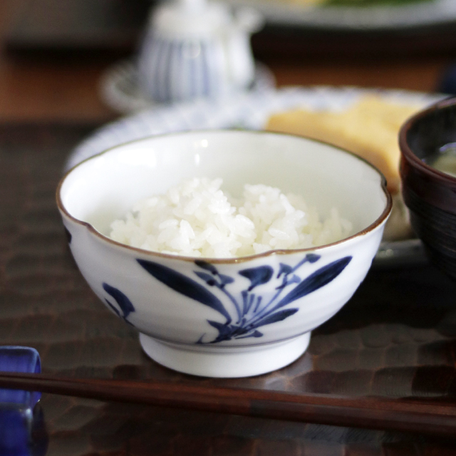【砥部焼 東吉窯】ごす花の茶碗