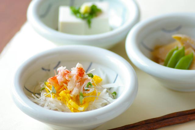 【砥部焼 梅乃瀬窯】しましま柄のぽってり鉢（4寸）・