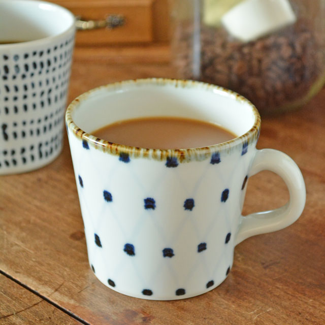 和食器・砥部焼　雲石窯のマグカップ