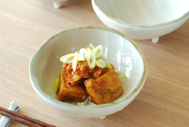 和食器・砥部焼　しのぎ足つき鉢