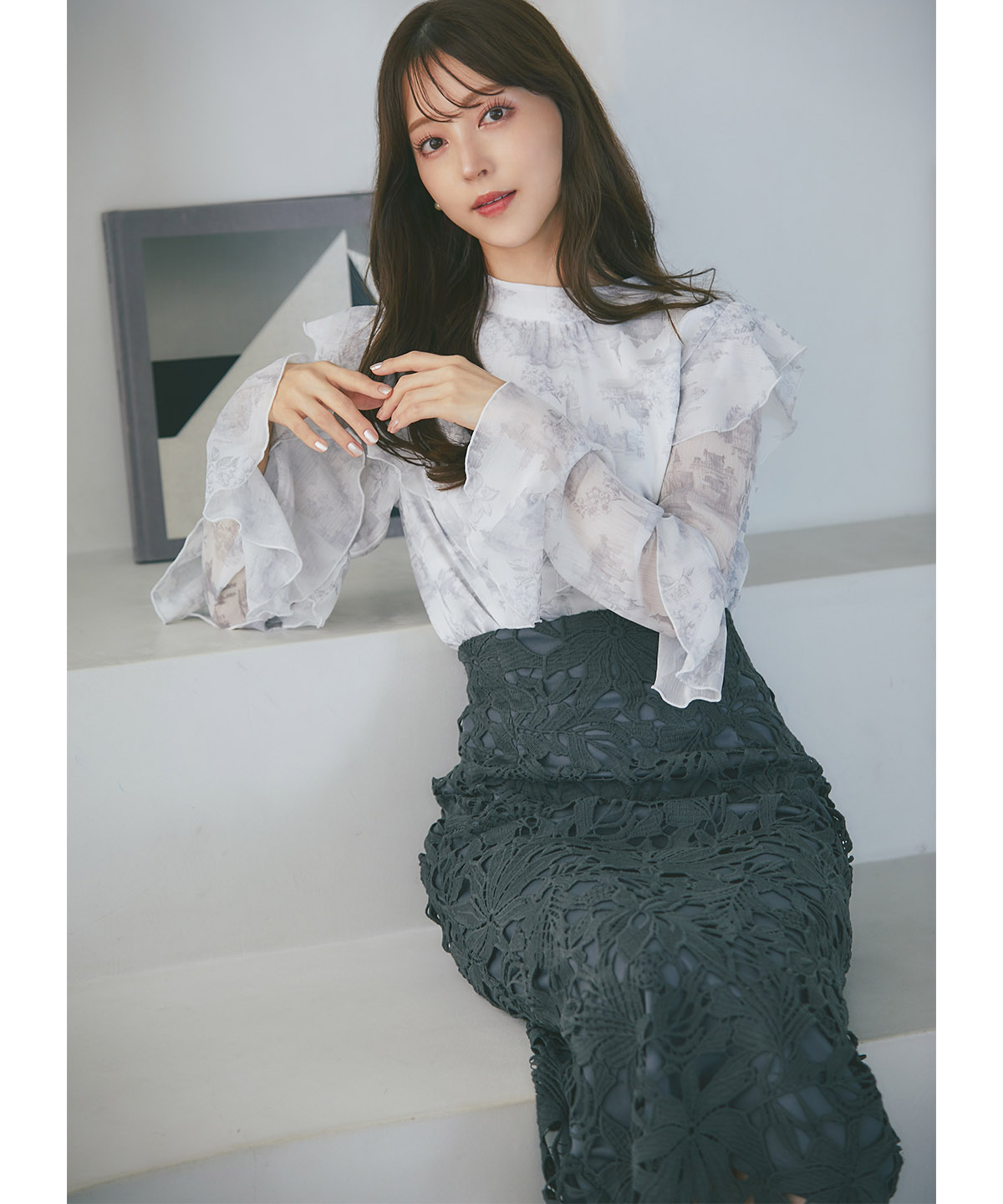 【Ｓ・Ｍサイズ展開】カットワークフラワーレース刺繍タイトスカート【frestyフレスティ】tocco closet(トッコクローゼット)※麻亜里さんはチャコールグレー着用