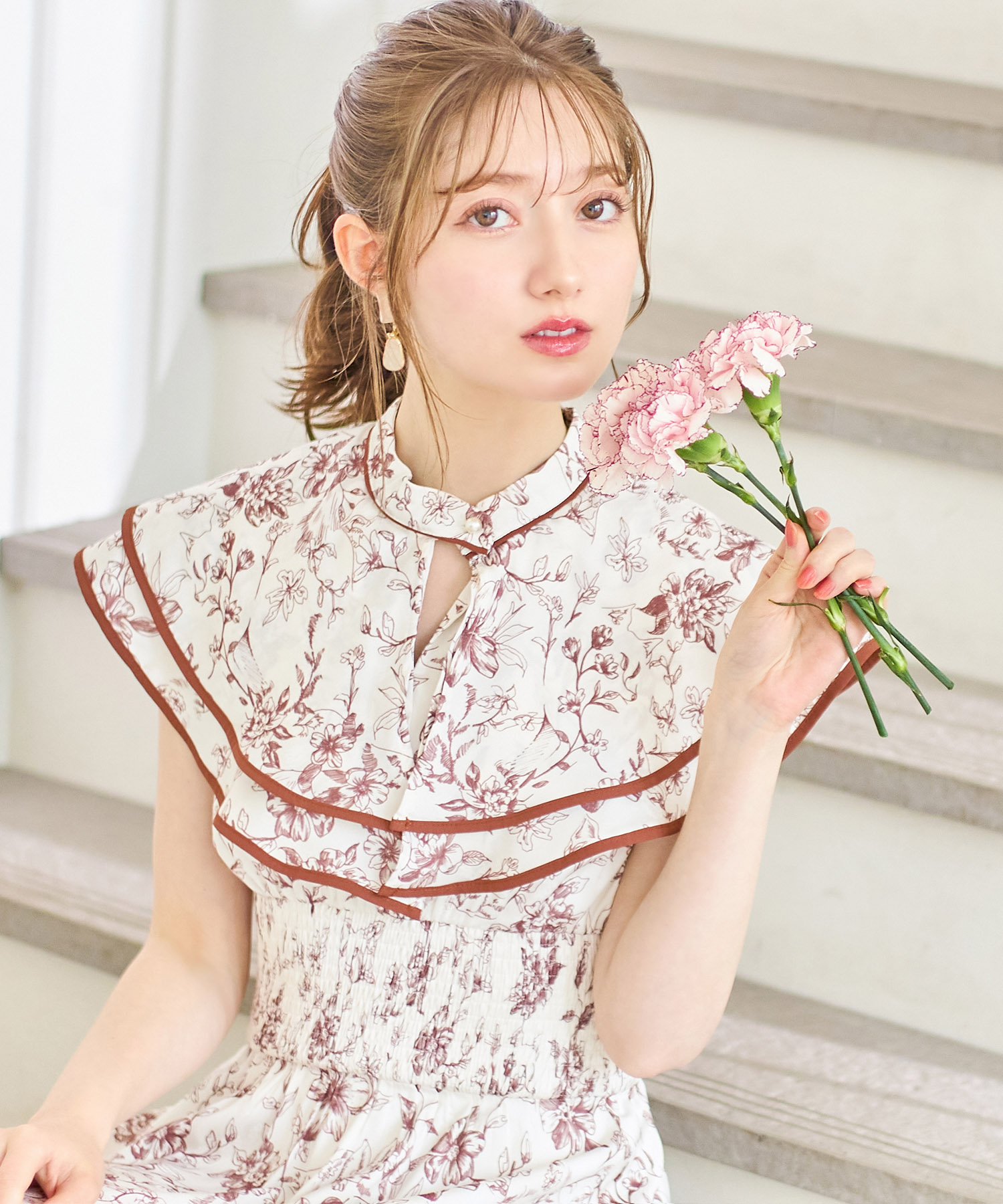 フォックス＆フラワートワルドジュイプリントケープカラーウエストシャーリングワンピース【cithonia シトニア】 tocco closet＊スペシャルプライス品につき返品/キャンセル/配送日指定不可/ラッピング不可/少量在庫のセールの為交換は出来かねる場合がございます。