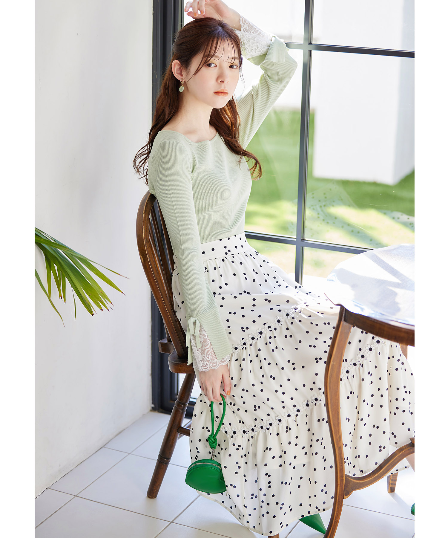 フラワーレース装飾ドットティアードスカート【tiera ティエラ】 tocco closet(トッコクローゼット)　＊スペシャルプライス品につき返品/キャンセル/配送日指定不可/ラッピング不可/少量在庫のセールの為交換は出来かねる場合がございます。