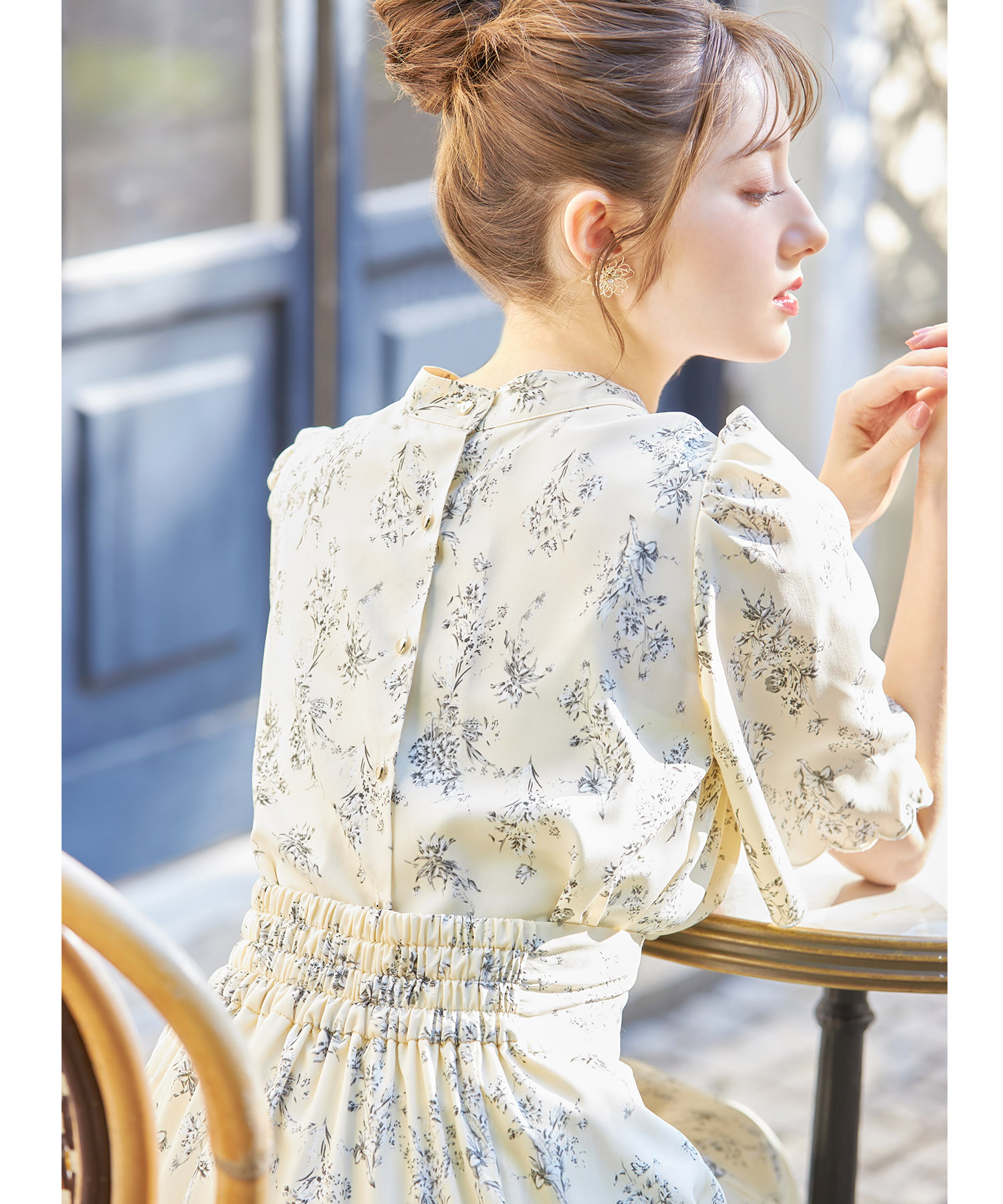 前後２ＷＡＹハート釦アソートプリント袖口スカラップブラウス【maloey マロイ】 tocco closet(トッコクローゼット)＊スペシャルプライス品につき返品/キャンセル/配送日指定不可/ラッピング不可/少量在庫のセールの為交換は出来かねる場合がございます。