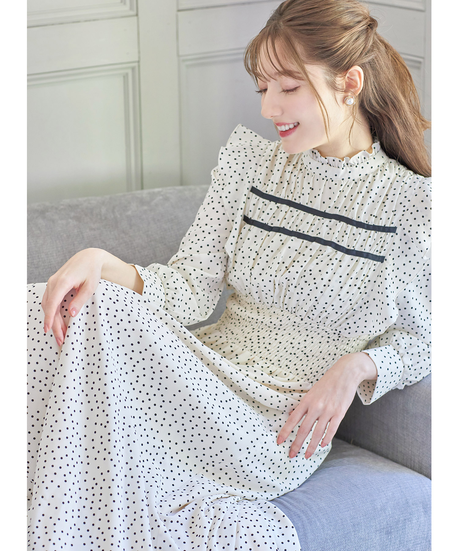 フリル付きウエストシャーリングドットワンピース 【liomy リオミー】 tocco closet(トッコクローゼット) ＊スペシャルプライス品につき返品/キャンセル/配送日指定不可/ラッピング不可/少量在庫のセールの為交換は出来かねる場合がございます。