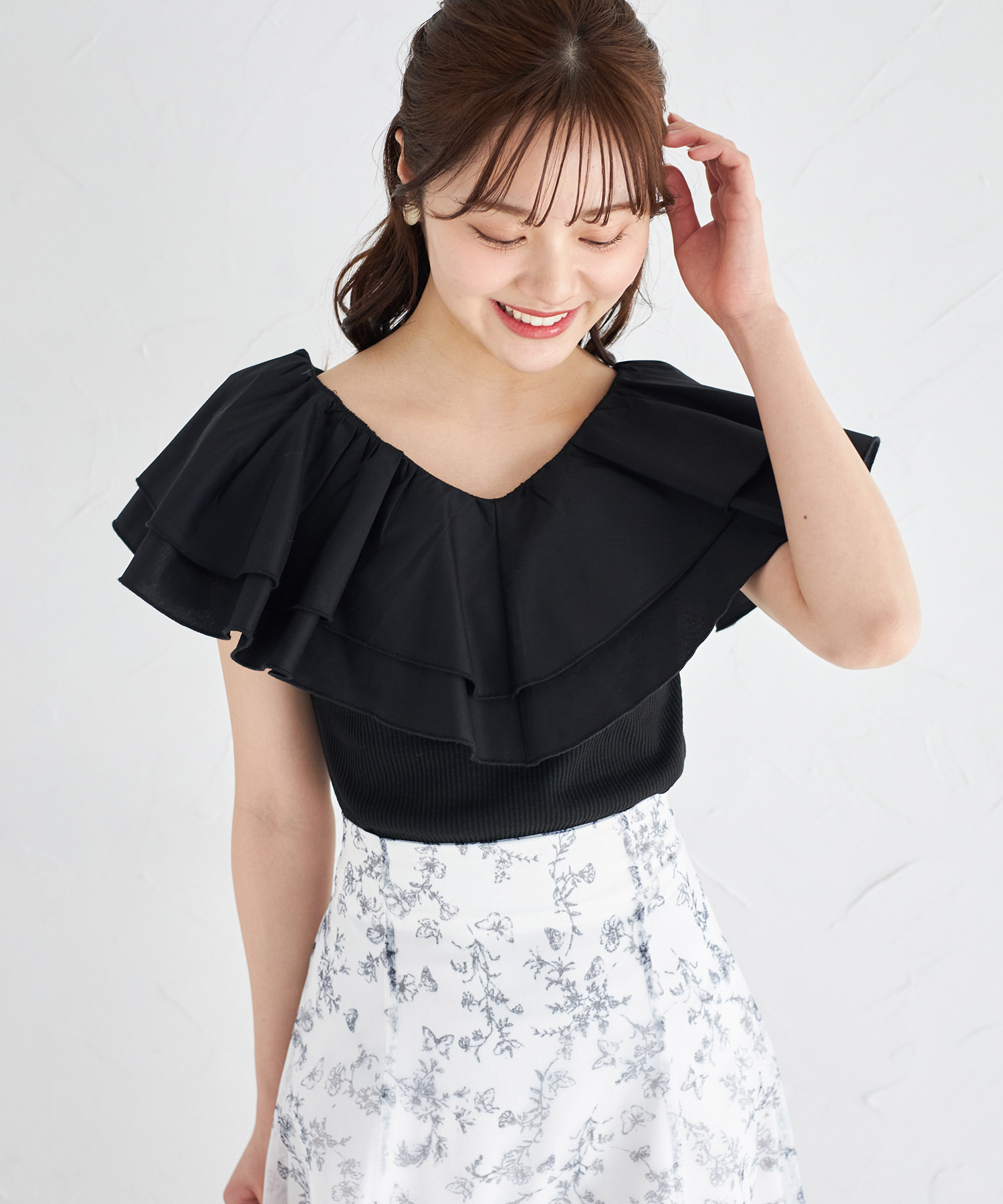 ラッフルフリル切り替えリブカットプルオーバー【ricordo リコルド】 tocco closet ＊スペシャルプライス品につき返品/キャンセル/配送日指定不可/ラッピング不可/少量在庫のセールの為交換は出来かねる場合がございます。