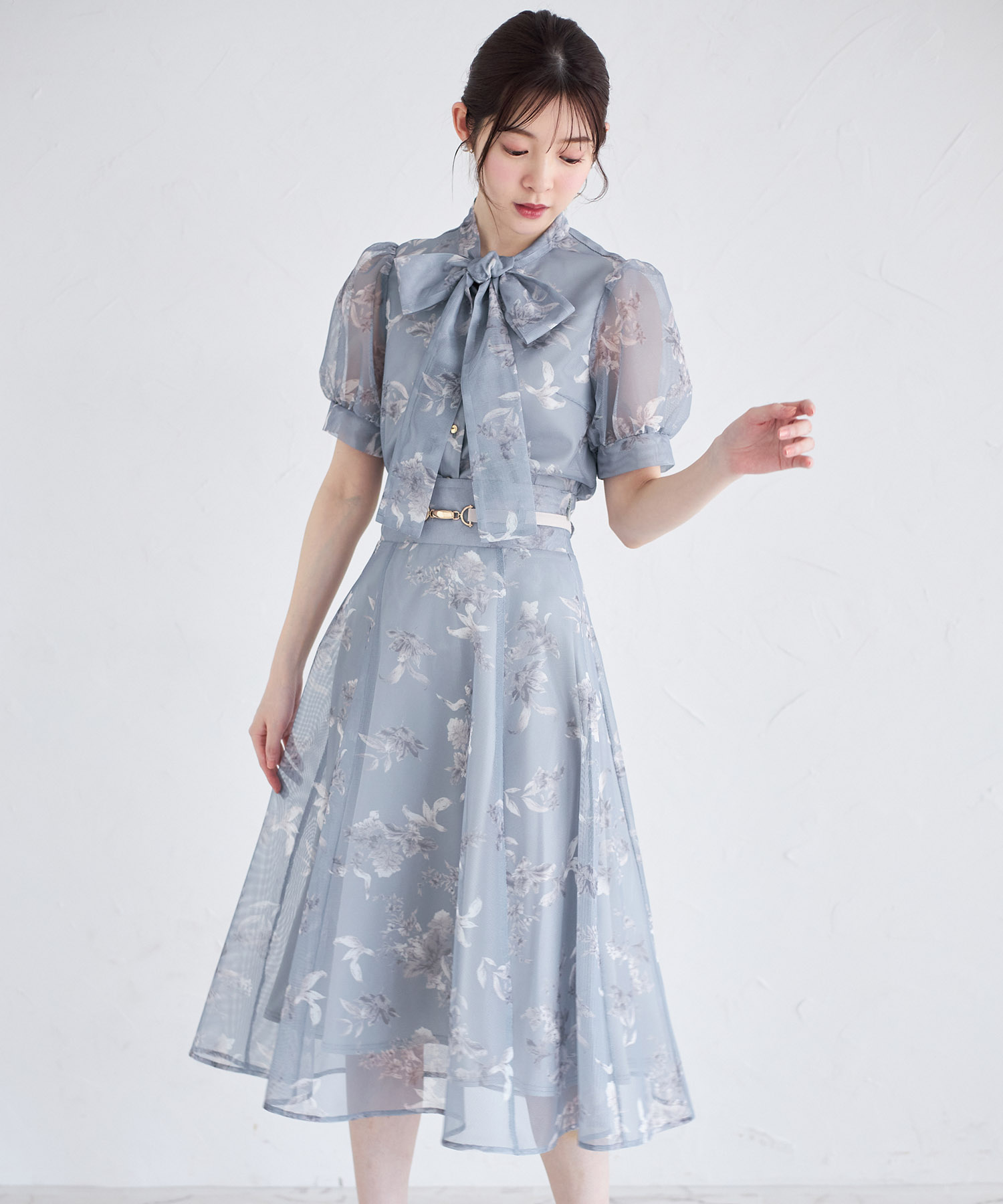 tocco トッコクローゼット　　
ベルト付きフラワープリントメッシュフレアスカート