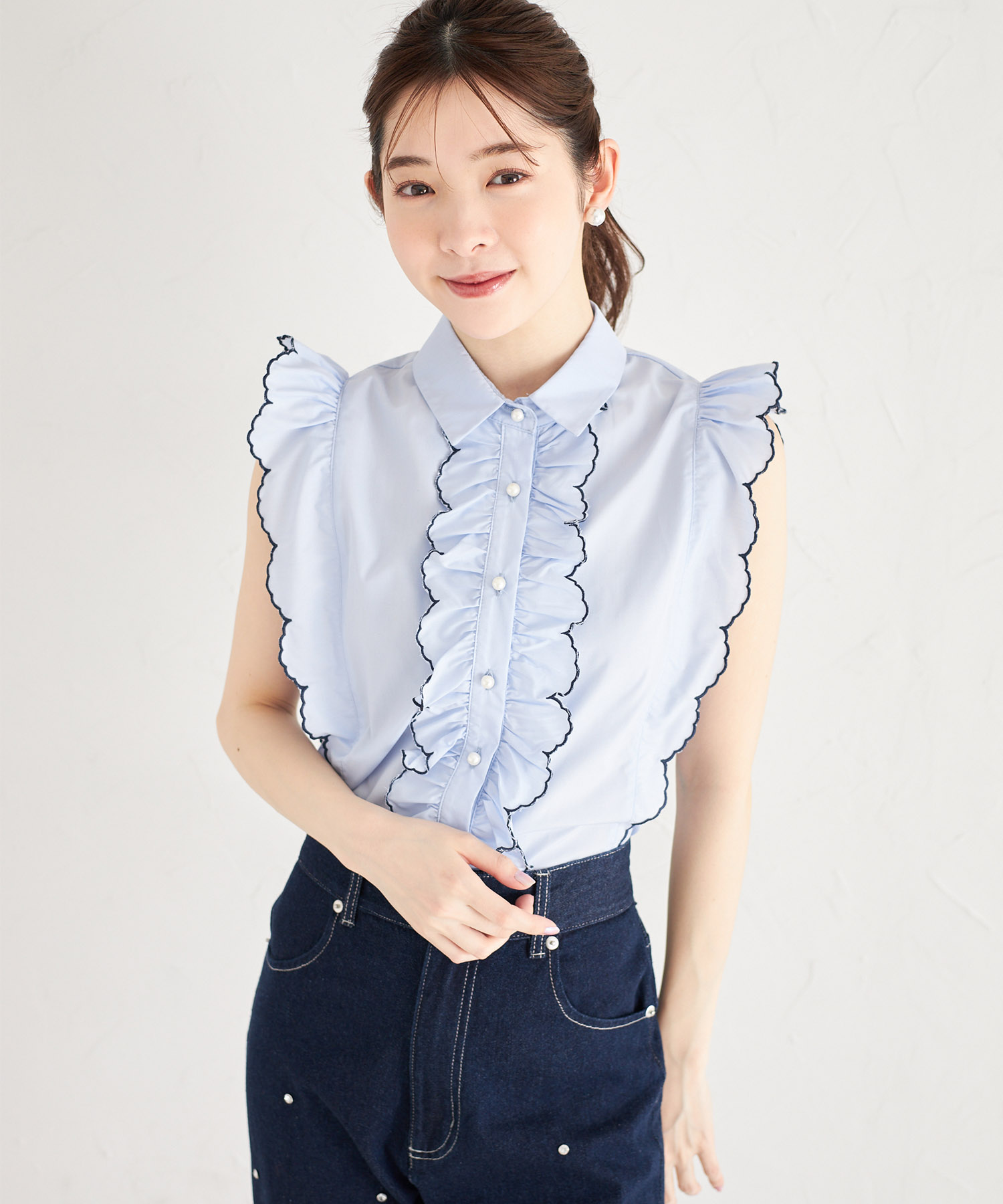 パール釦スカラップフリル配色ブラウス【rigione リジョーネ】 tocco closet(トッコクローゼット)　＊スペシャルプライス品につき返品/キャンセル/配送日指定不可/ラッピング不可/少量在庫のセールの為交換は出来かねる場合がございます。