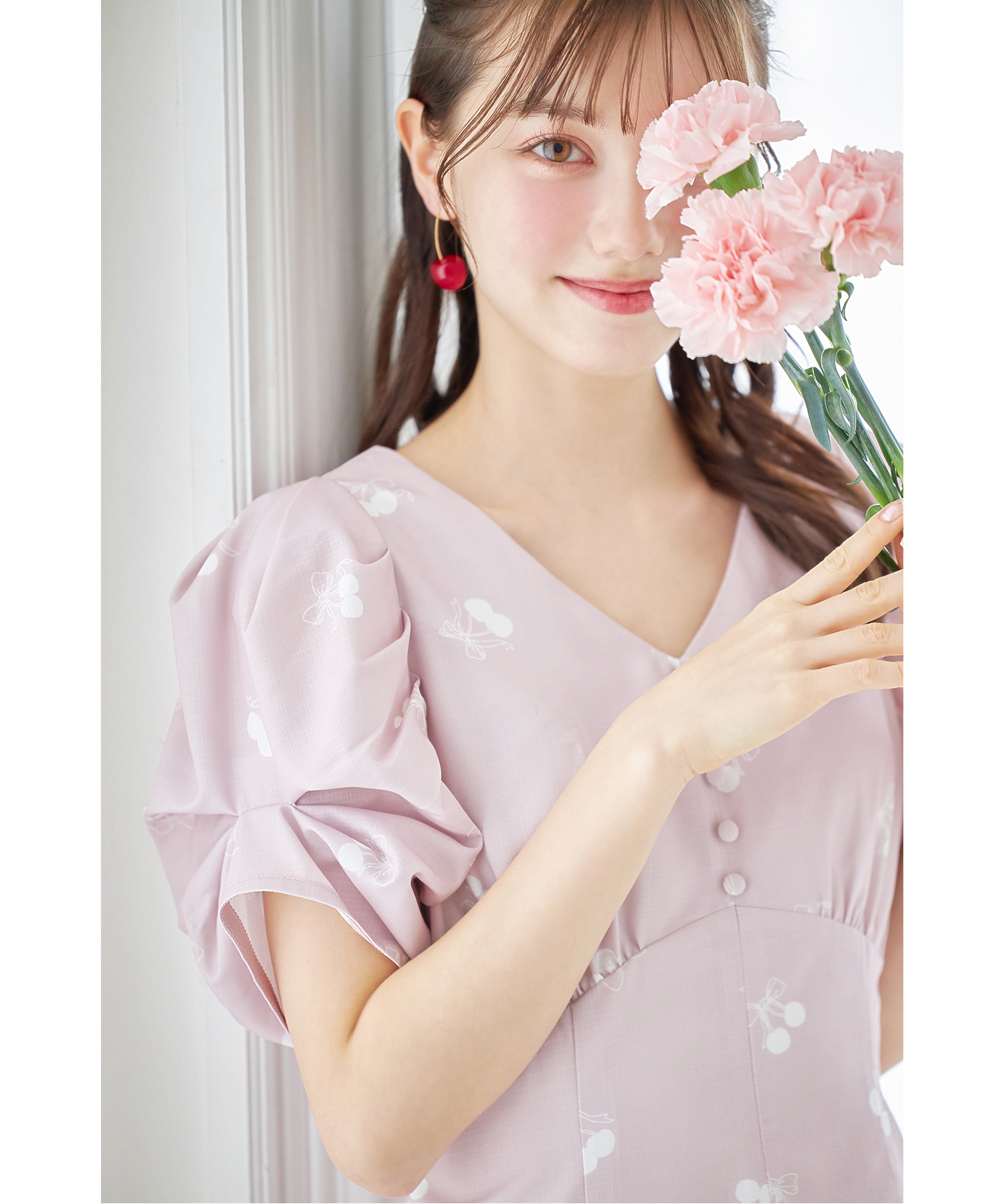 後ろりぼん付きチェリー×リボンプリント袖コンシャスワンピース  3月31日(月)オフィシャルサイト限定再販☆【vease ヴェーズ】≪PINK WISH LIST≫≪2024 Fruit Collection≫※少量の在庫確保による再販売の為、交換は出来かねる場合がございます。予めご了承ください。