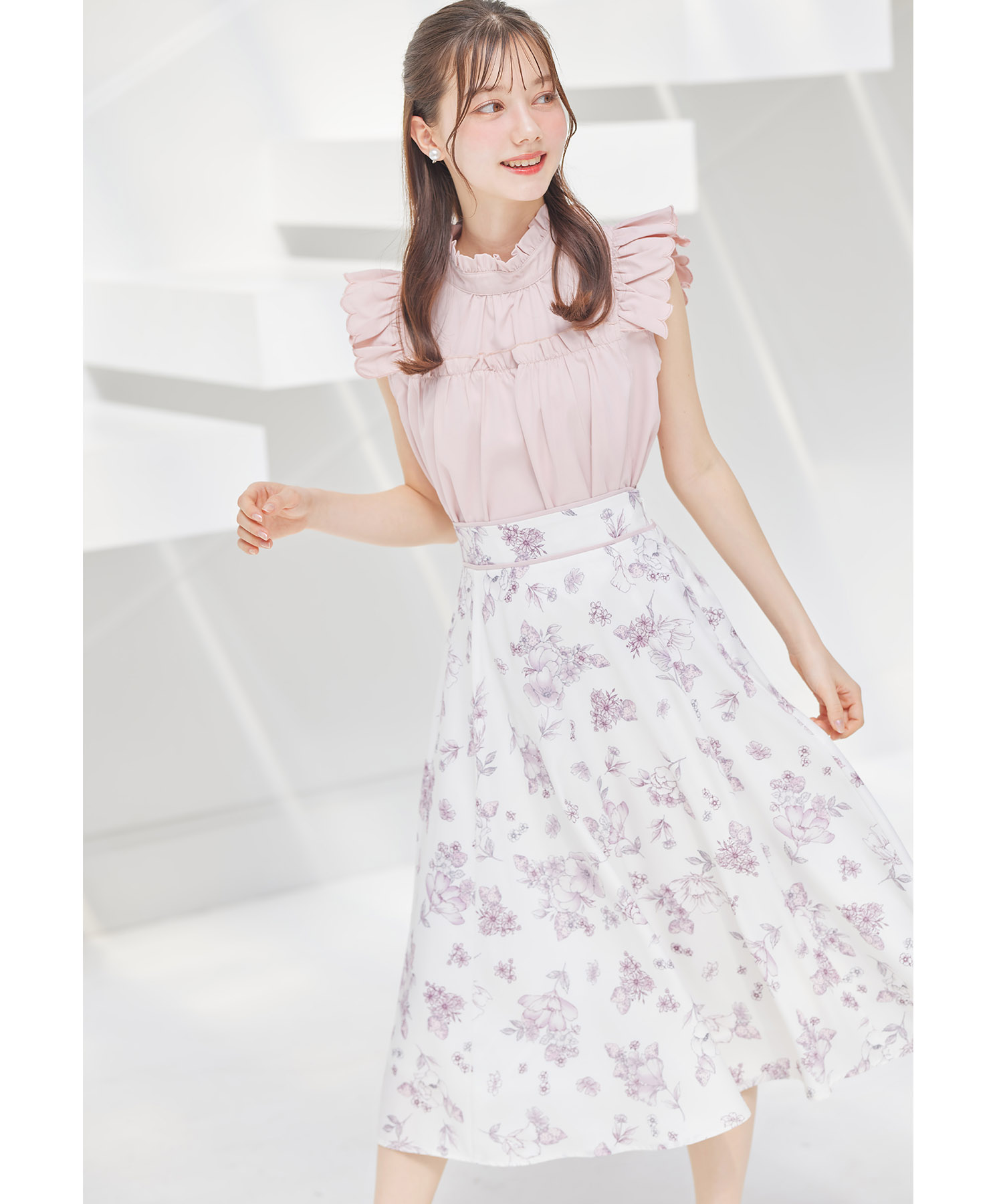 ストロベリー×フラワープリントウエストパイピングフレアスカート【licote リコット】 tocco closet(トッコクローゼット)　＊スペシャルプライス品につき返品/キャンセル/配送日指定不可/ラッピング不可/少量在庫のセールの為交換は出来かねる場合がございます。