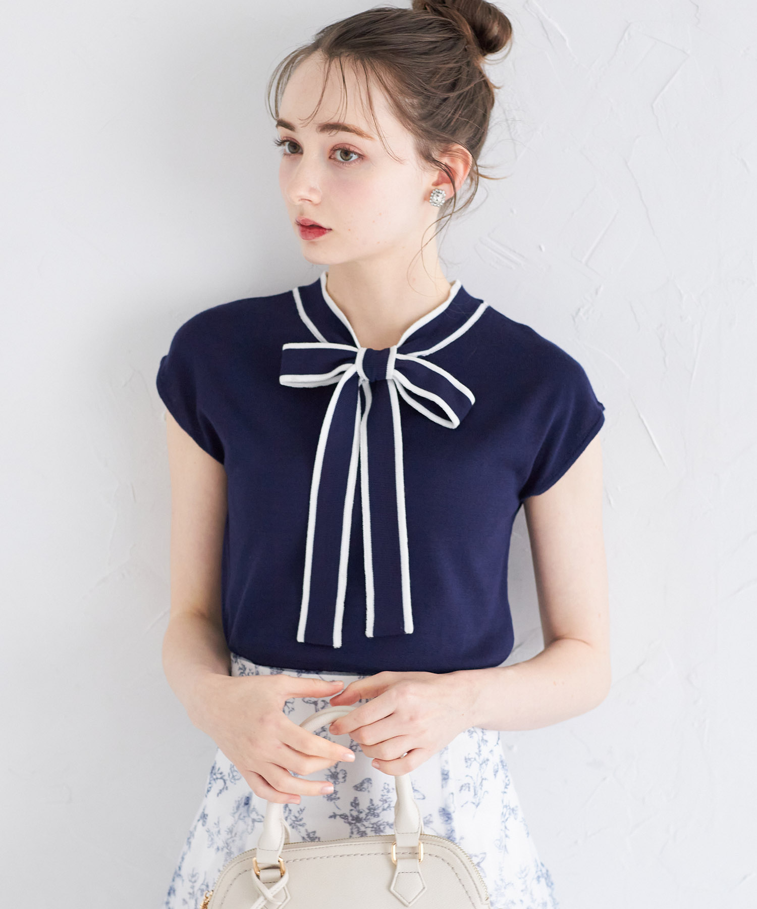 前後２ＷＡＹ配色ライン入りボウタイリボンニットプルオーバー 7月9日(水)再販決定☆【disaree ディサリー】tocco closet(トッコクローゼット)