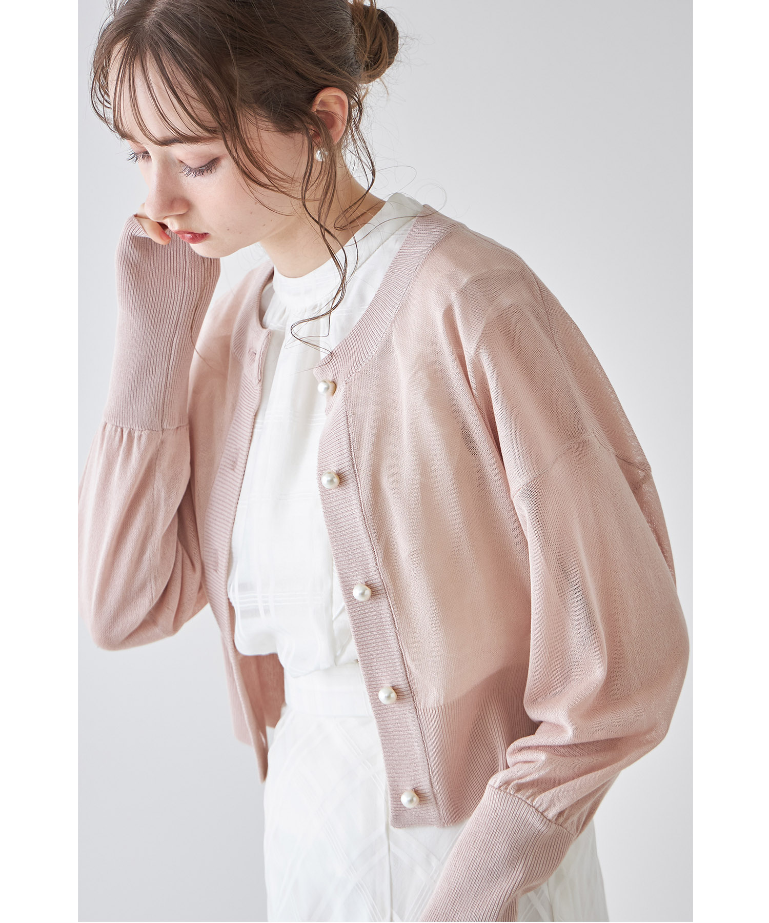 パール釦シアーラメニットカーディガン 【fislema フィスルマ】 tocco closet《Vacance Onepiece 2025》