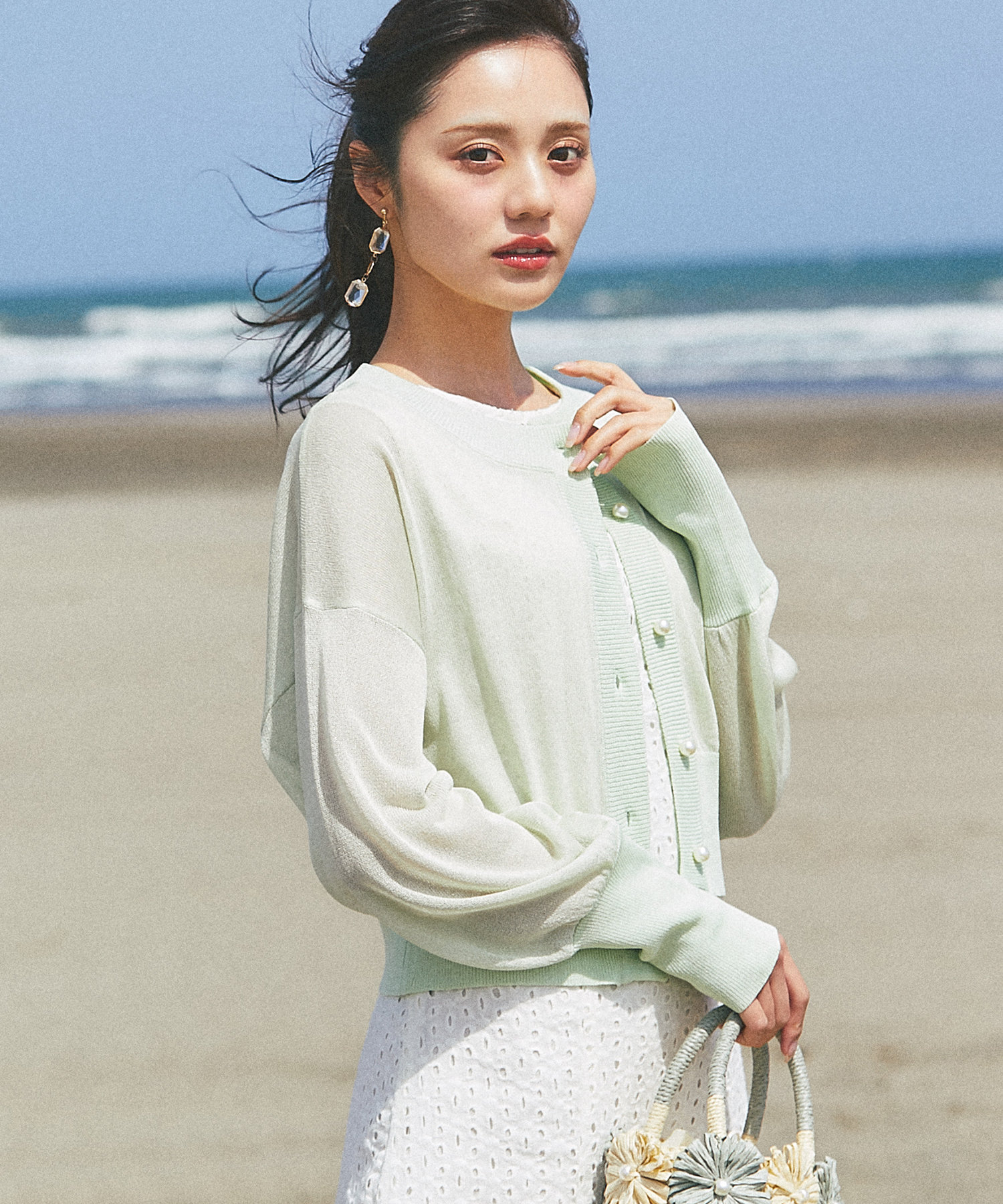 tocco トッコクローゼット　　
パール釦シアーラメニットカーディガン