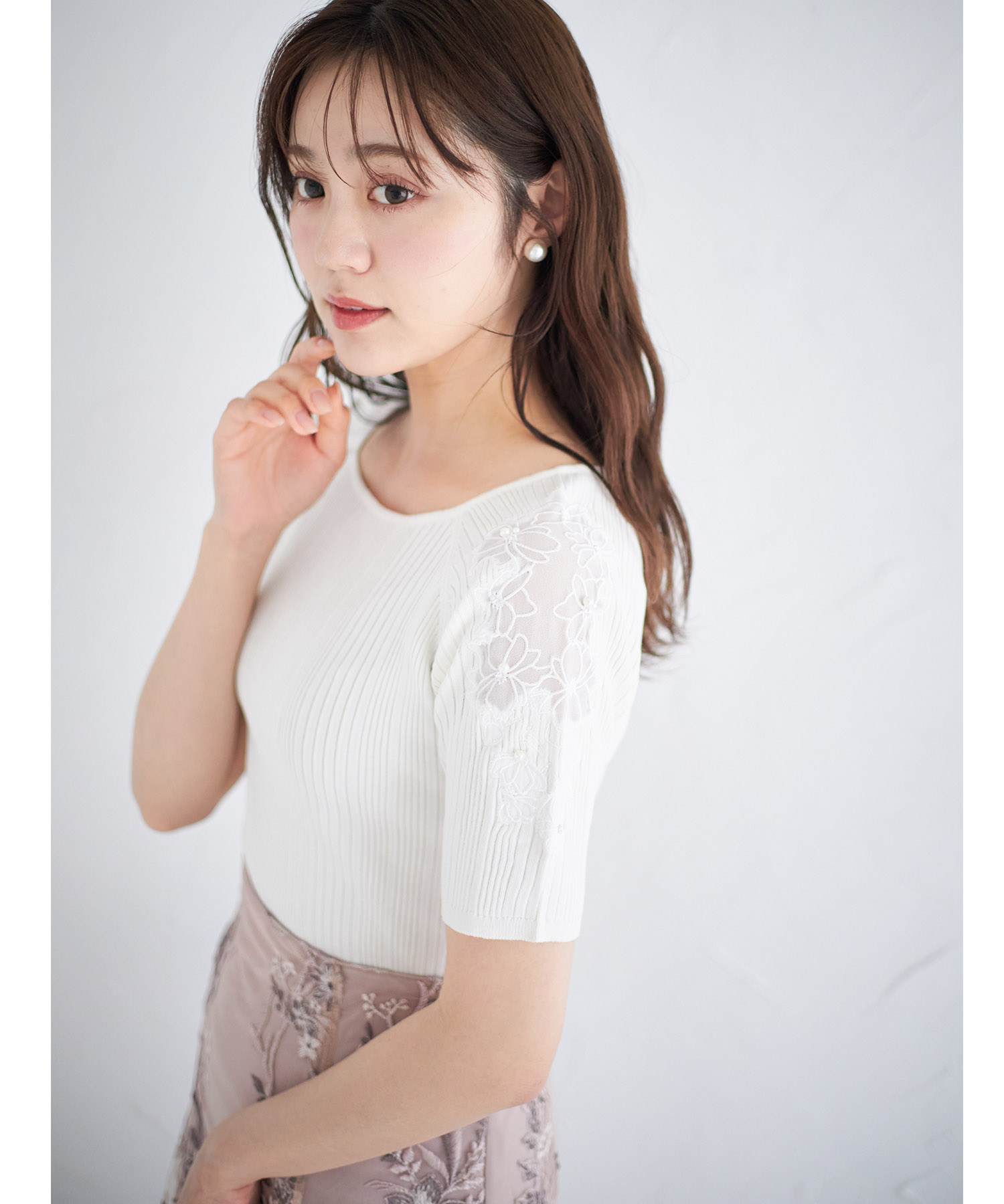 パールビジュー付きフラワー刺繍シアースリーブ切り替えランダムリブニットプルオーバー 8月30日(金)再販決定☆【falante ファランテ】 tocco closet(トッコクローゼット)