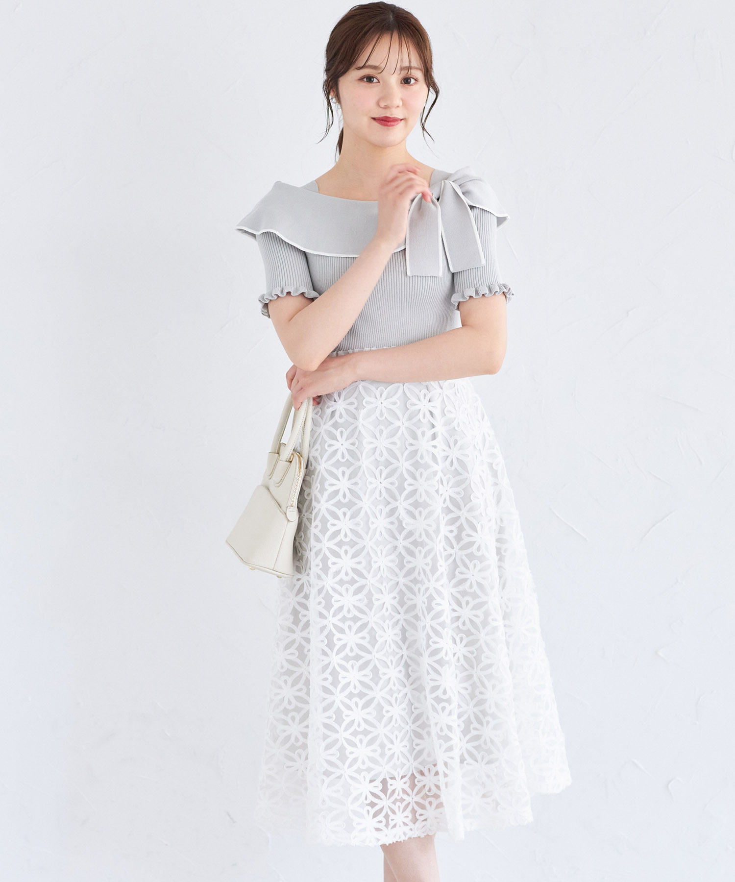 リボンテープ刺繍フラワーフレアスカート【melove メローヴ】 tocco closet(トッコクローゼット) ＊スペシャルプライス品につき返品/キャンセル/配送日指定不可/ラッピング不可/少量在庫のセールの為交換は出来かねる場合がございます。