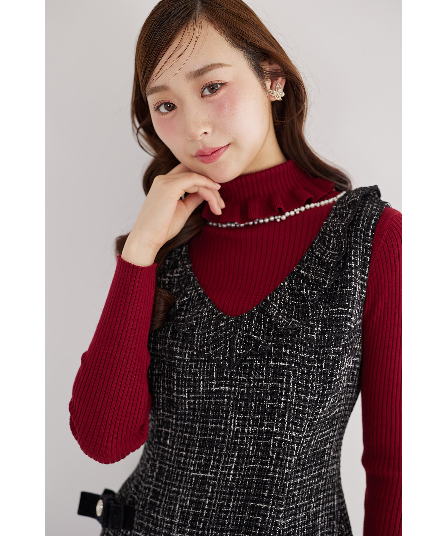 tocco トッコクローゼット　
ビジュー付きフリルタートルネックニットプルオーバー