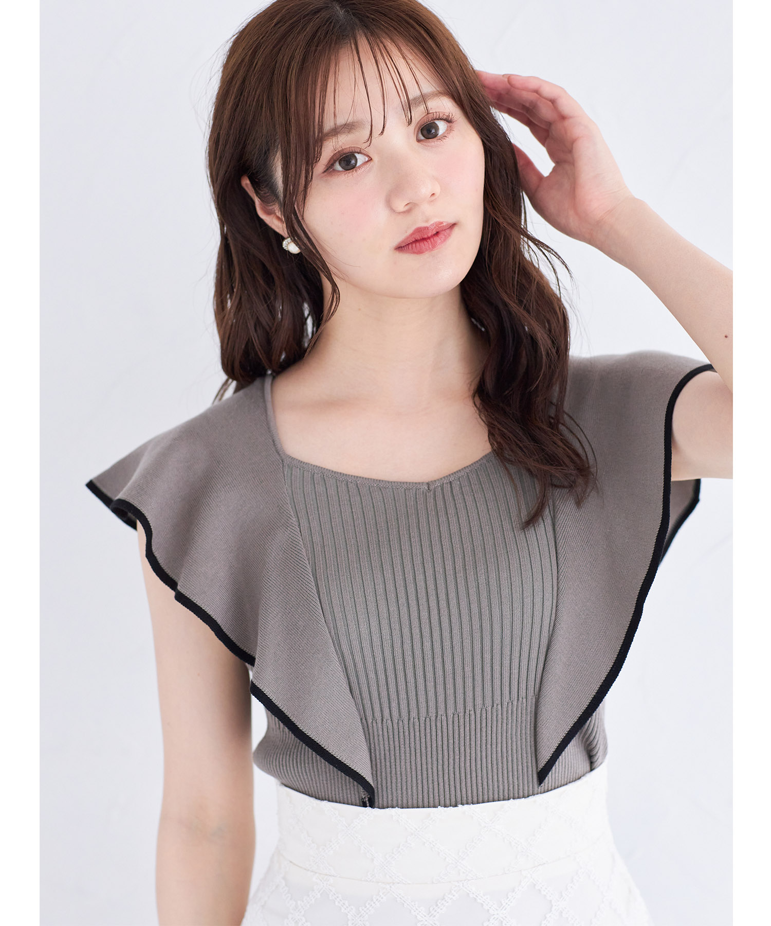配色ライン入りフリルスリーブニットプルオーバー 【carleta カーリタ】 tocco closet(トッコクローゼット)　＊スペシャルプライス品につき返品/キャンセル/配送日指定不可/ラッピング不可/少量在庫のセールの為交換は出来かねる場合がございます。