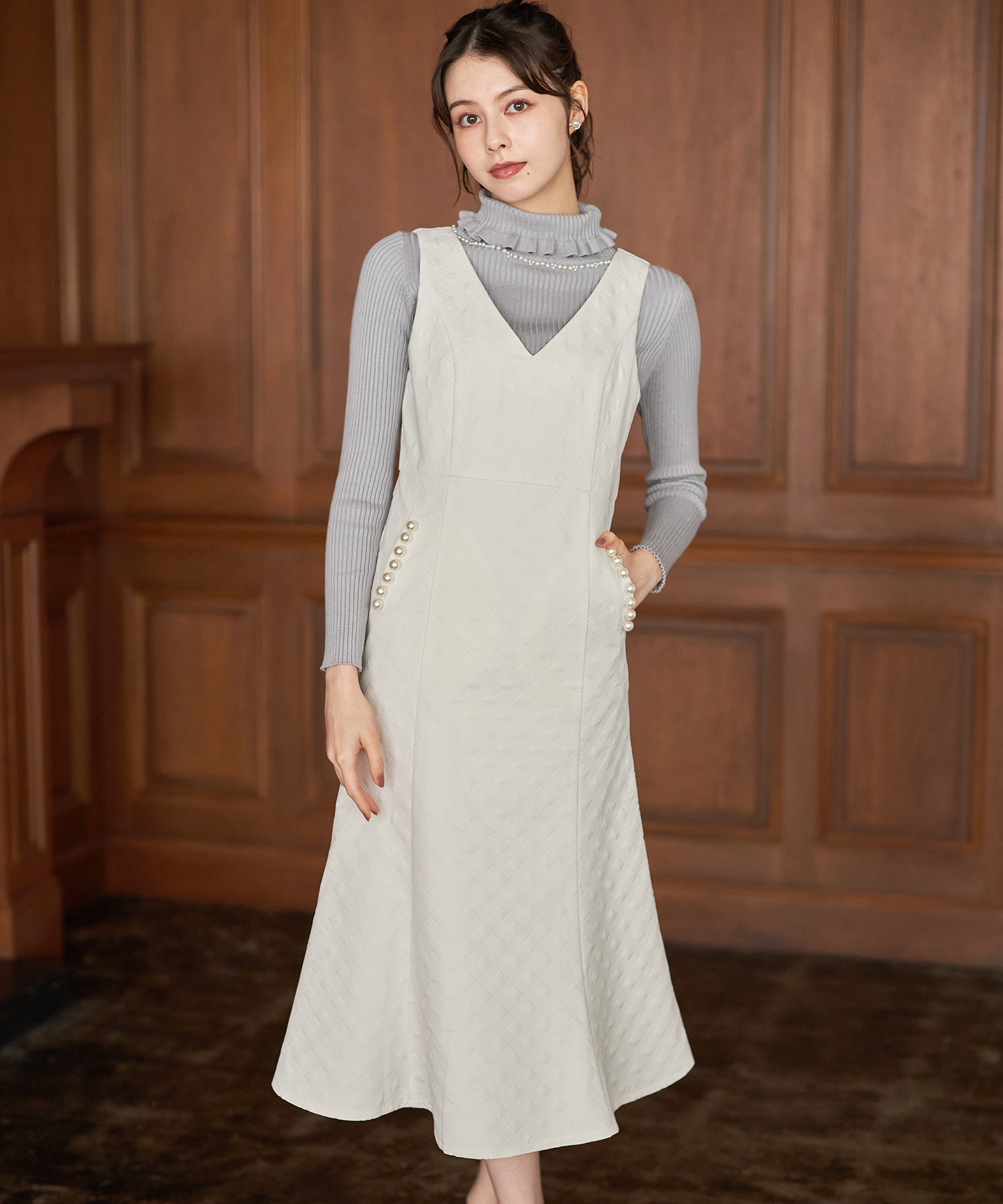 ポケットパール付きキルティングジャンパースカート【malinia】 tocco closet《美人百花2024年9月号泉里香さんオフベージュ着用》＊スペシャルプライス品につき返品/キャンセル/配送日指定不可/ラッピング不可/少量在庫のセールの為交換は出来かねる場合がございます。