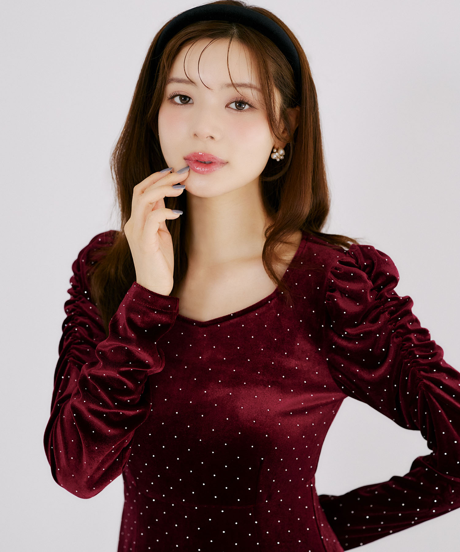 tocco トッコクローゼット　
ストーン付きパワーショルダーカットベロアワンピース