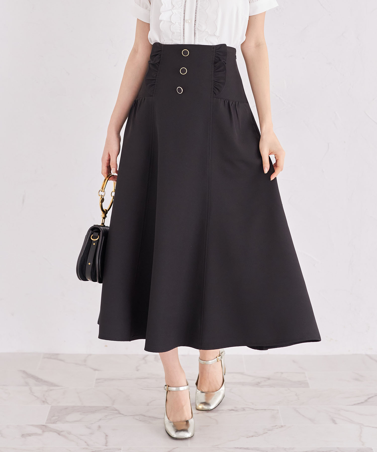 飾り釦＆フリル付きサイド切り替えフレアスカート 5月6日(火)オフィシャルサイト限定再販☆【amariva アマリヴァ】 tocco closet（トッコクローゼット）※少量の在庫確保による再販売の為、交換は出来かねる場合がございます。予めご了承ください。