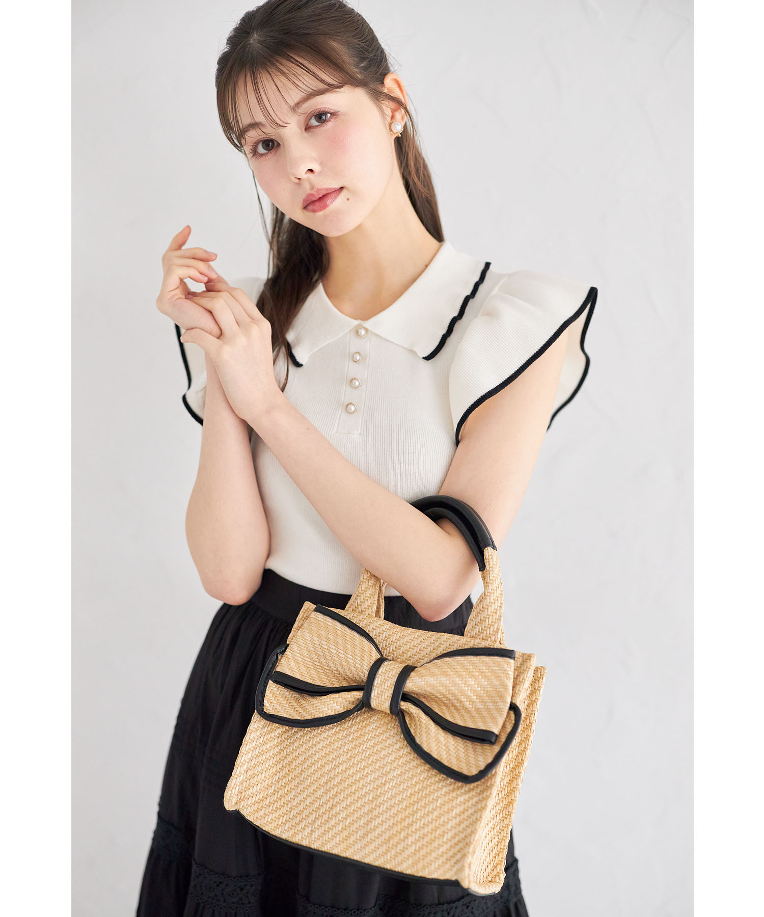 ビックリボン付きパイピングペーパーバッグ【sallina サリーナ】tocco closet(トッコクローゼット)  ※セレクトアイテム ＊スペシャルプライス品につき返品/キャンセル/配送日指定不可/ラッピング不可/少量在庫のセールの為交換は出来かねる場合がございます。