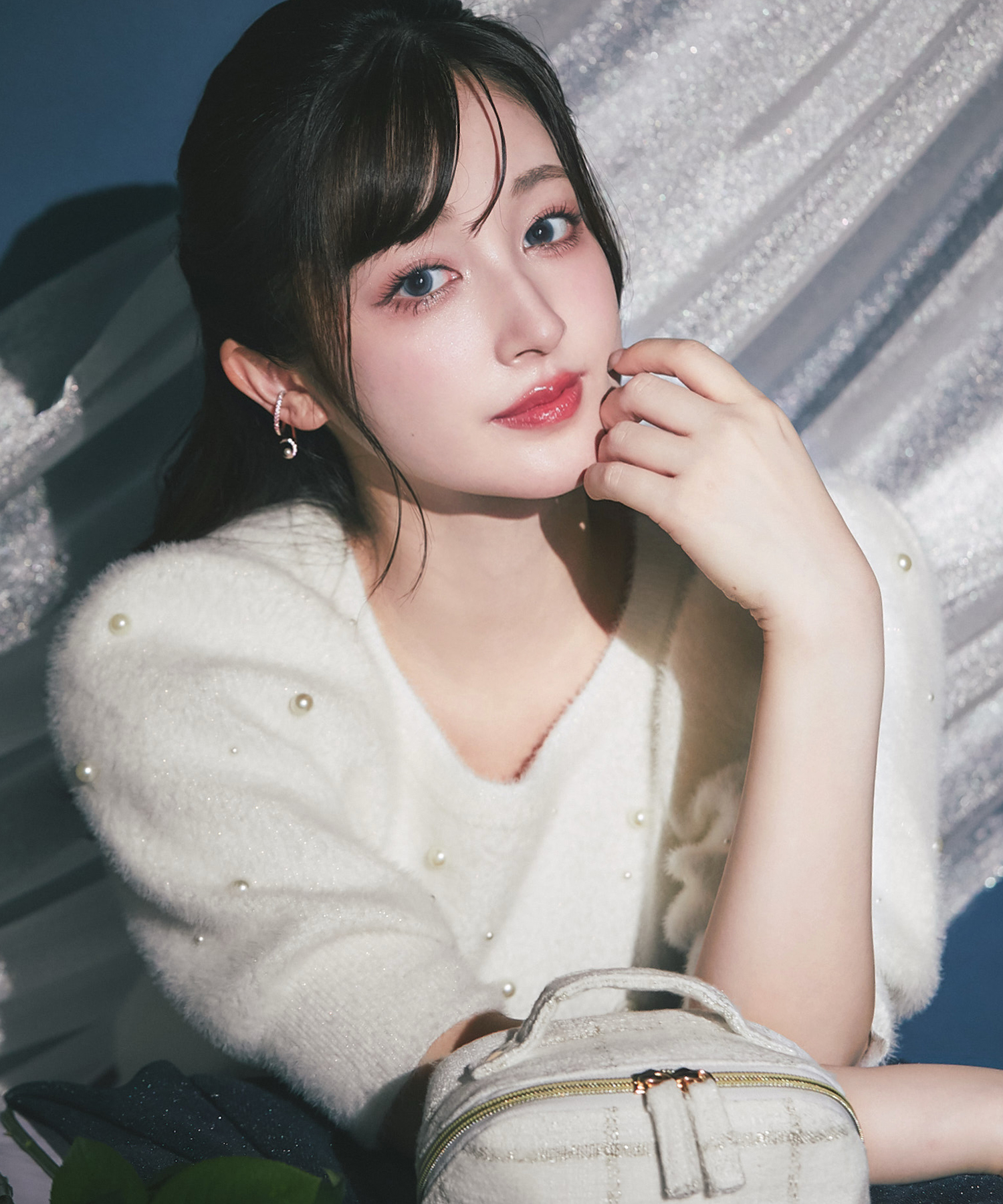 パール付きオーロララメ入りシャギーニットプルオーバー  【nettaria ネタリア】 tocco closet(トッコクローゼット)※新希咲乃さんはオフホワイト着用《Anytimechic2025AW》