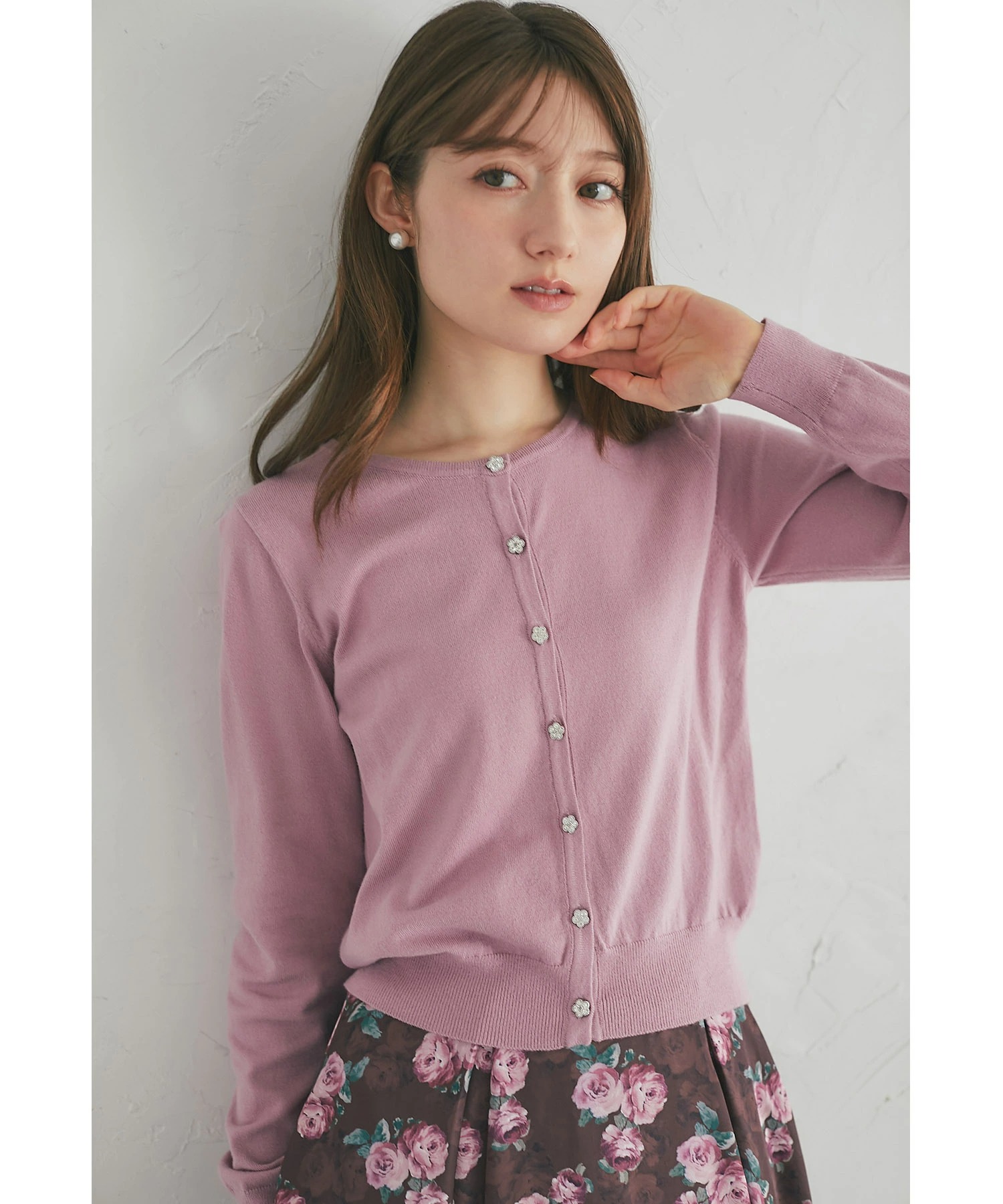 しっとり保湿シアバター加工＆ハンドウォッシュ♪フラワービジュー釦ニットカーディガン  tocco closet  ＊スペシャルプライス品につき返品/キャンセル/配送日指定不可/ラッピング不可/少量在庫のセールの為交換は出来かねる場合がございます。