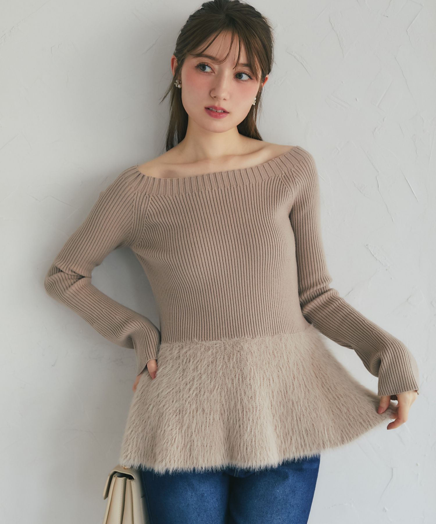 tocco トッコクローゼット　
シャギー切り替えリブニットペプラムプルオーバー