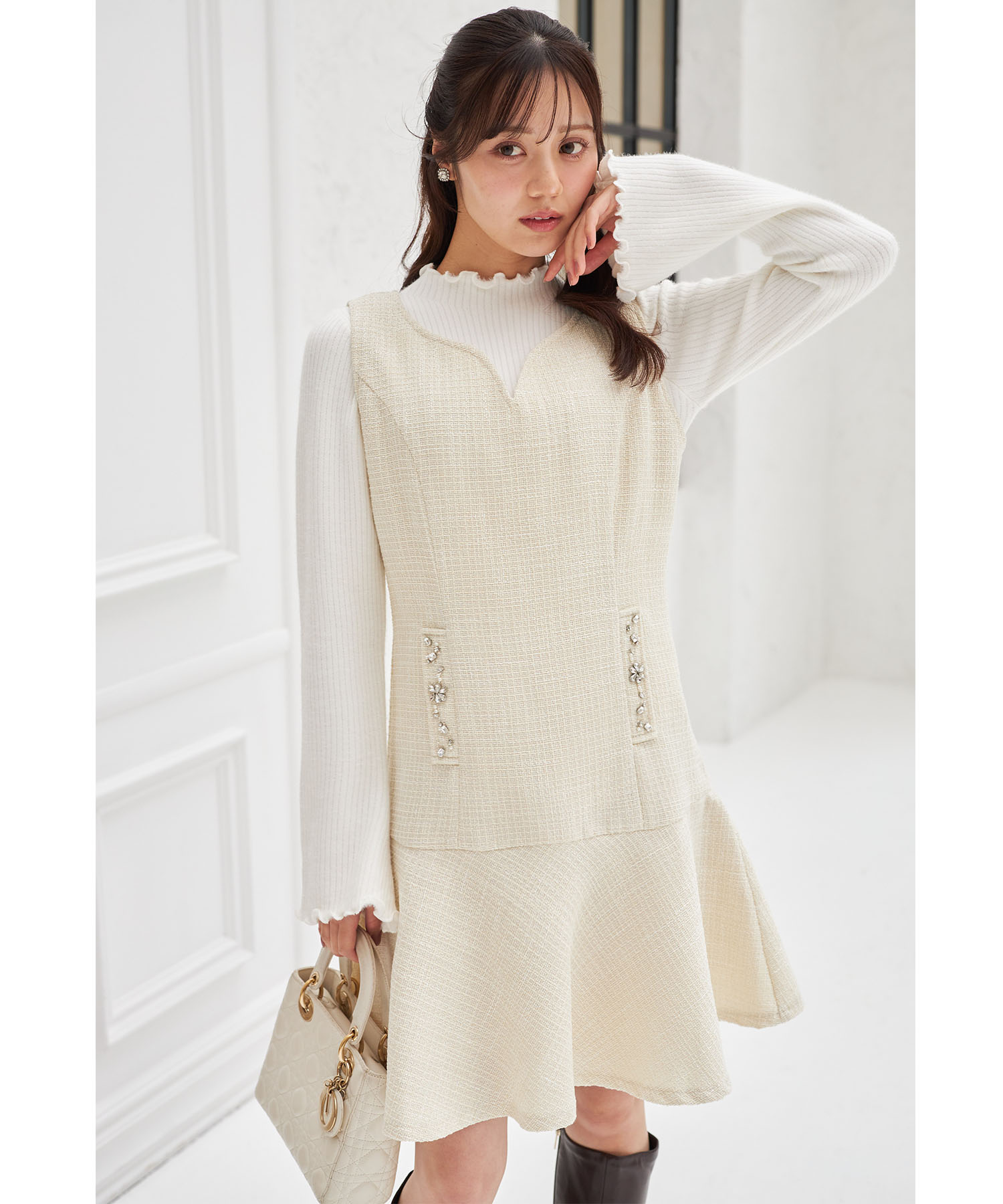 ポケットビジュー付きツイードジャンパースカート tocco closet ＊スペシャルプライス品につき返品/キャンセル/配送日指定不可/ラッピング不可/少量在庫のセールの為交換は出来かねる場合がございます。